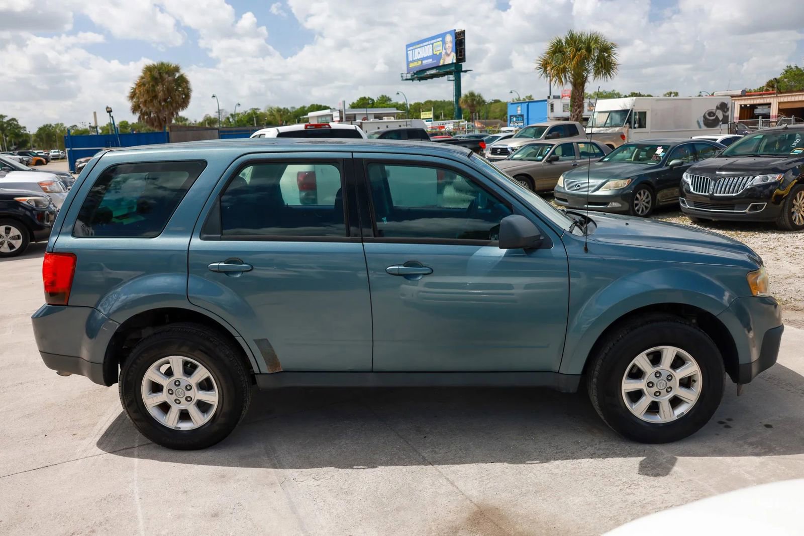 Used 2010 MAZDA Tribute i Sport image 8
