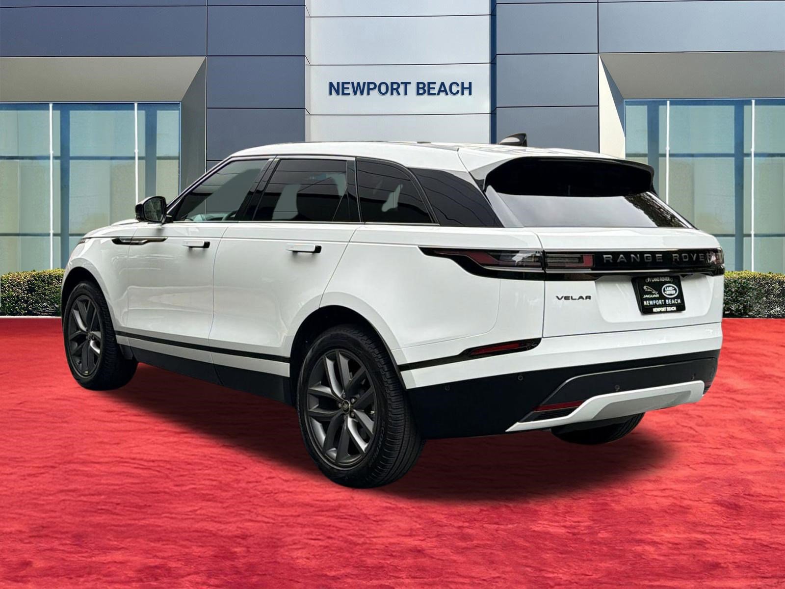 Used 2026 Land Rover Range Rover Velar Dynamic SE AWD/4WD image 3