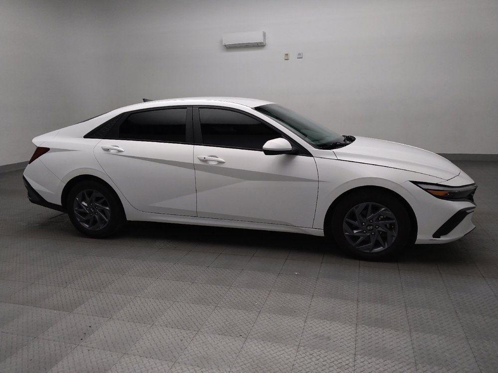 Used 2024 Hyundai Elantra SEL image 11