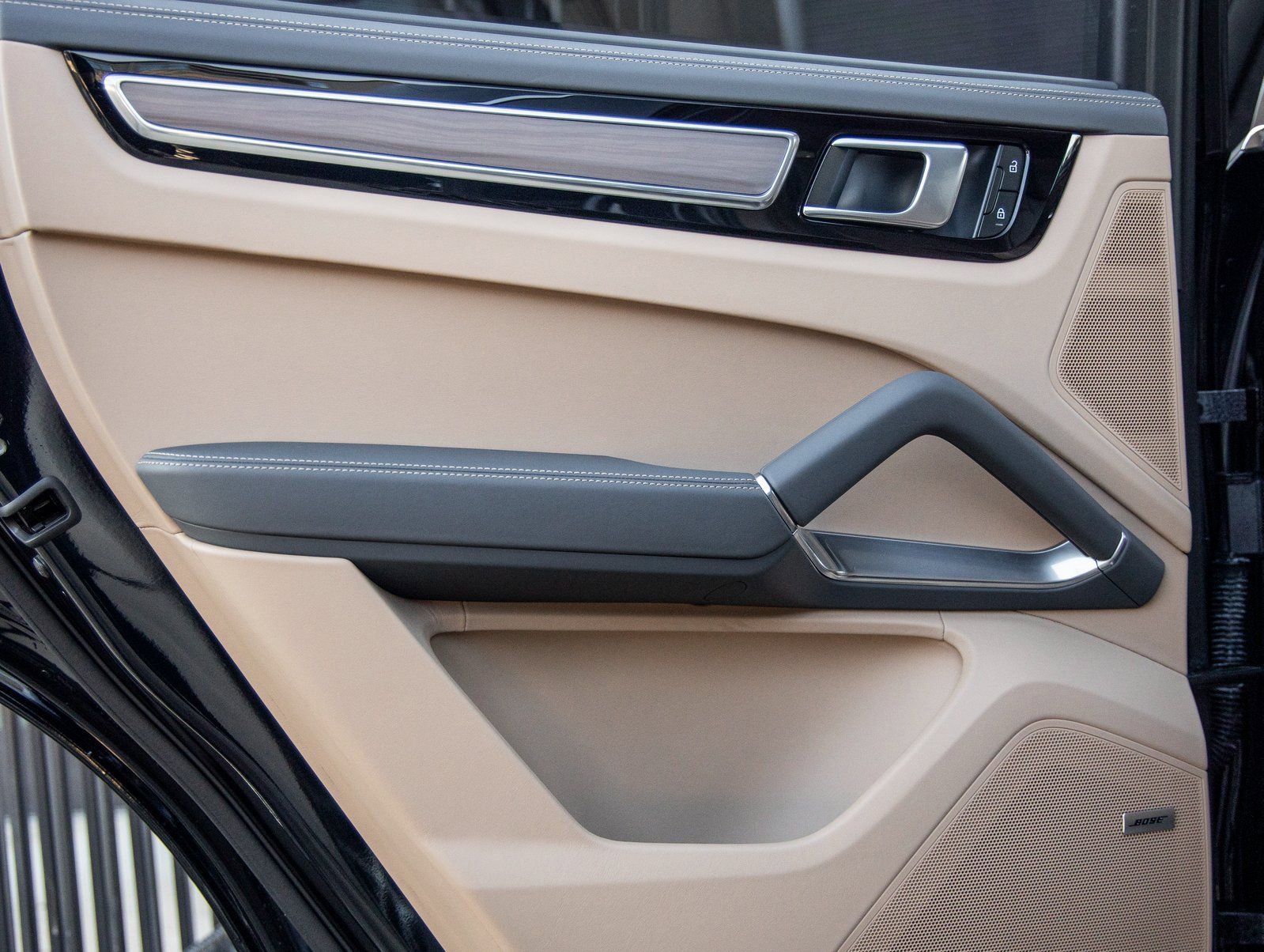 Certified 2023 Porsche Cayenne Turbo image 33