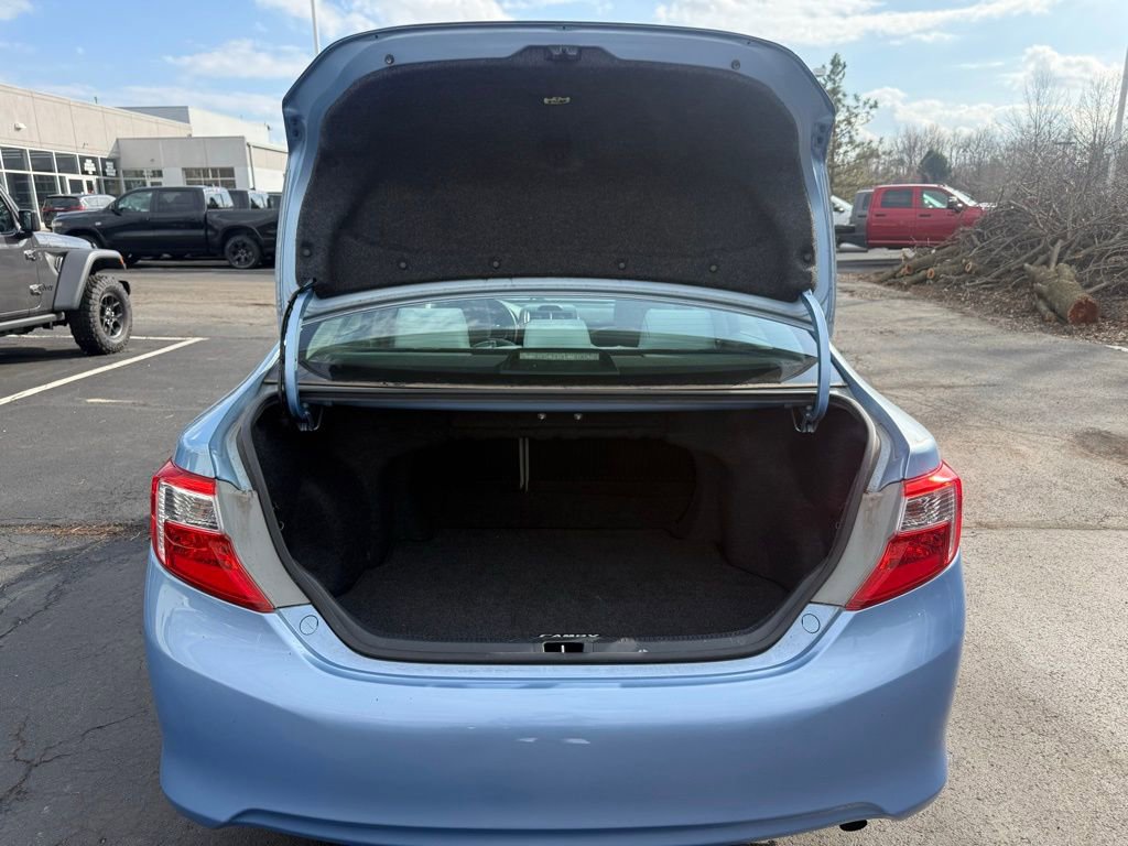 Used 2012 Toyota Camry LE image 33
