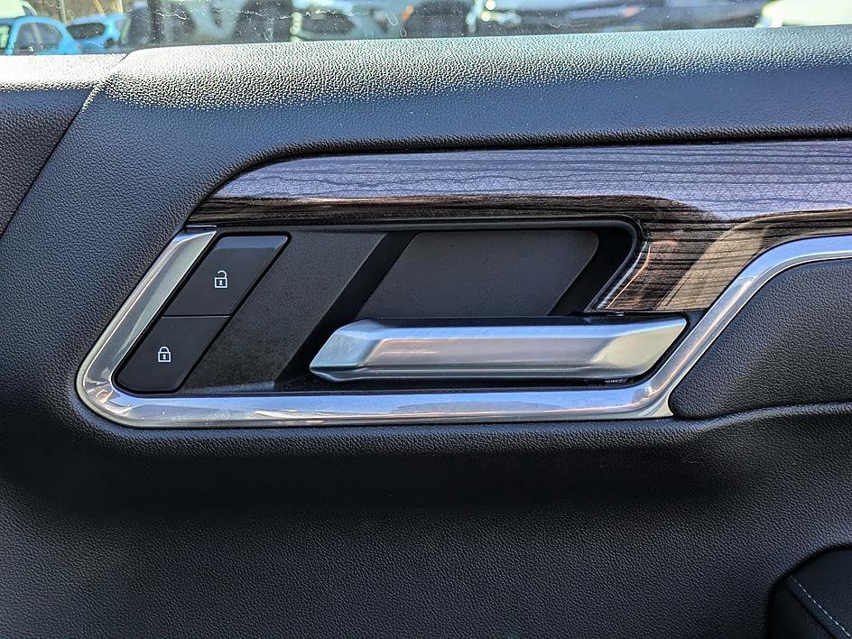 Used 2023 Chevrolet Silverado 1500 LT image 32