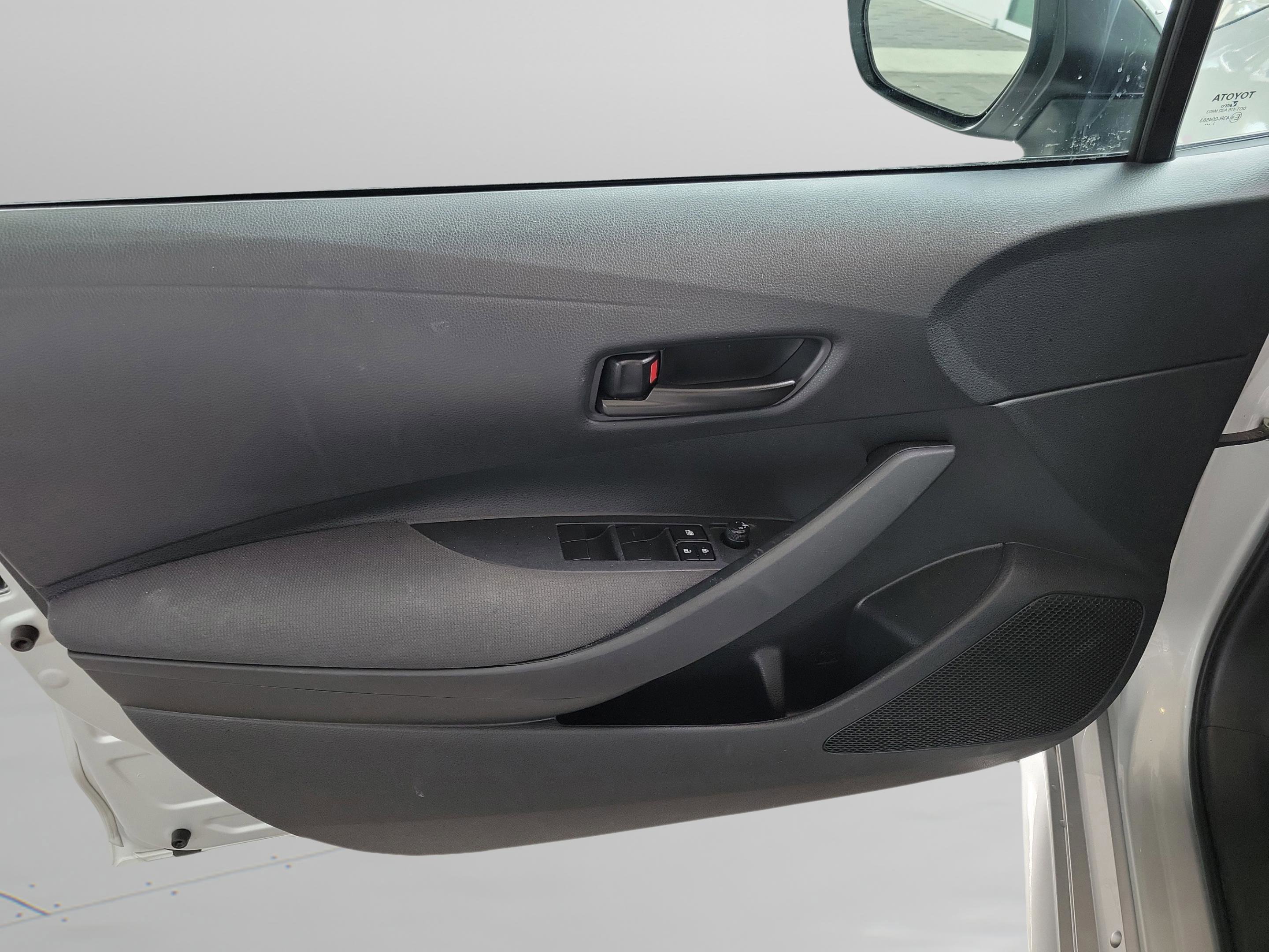 Used 2024 Toyota Corolla LE image 28