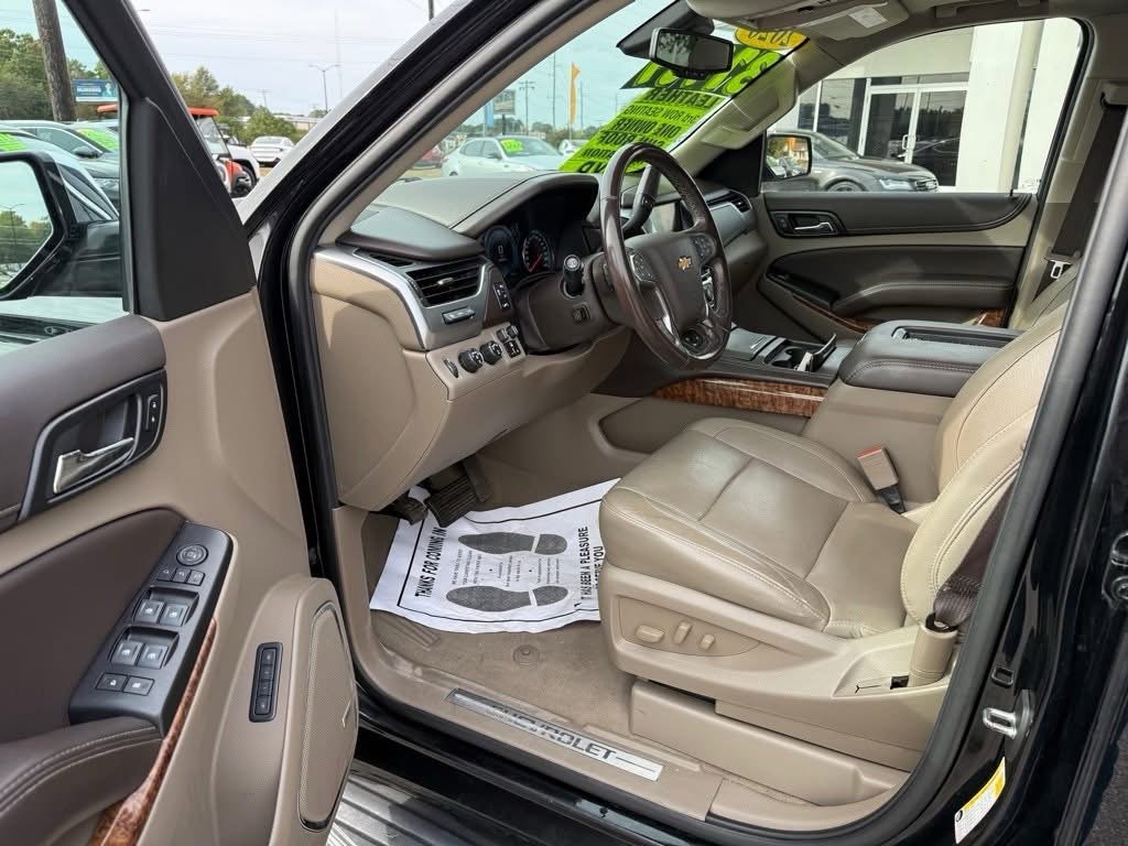Used 2020 Chevrolet Suburban Premier image 12