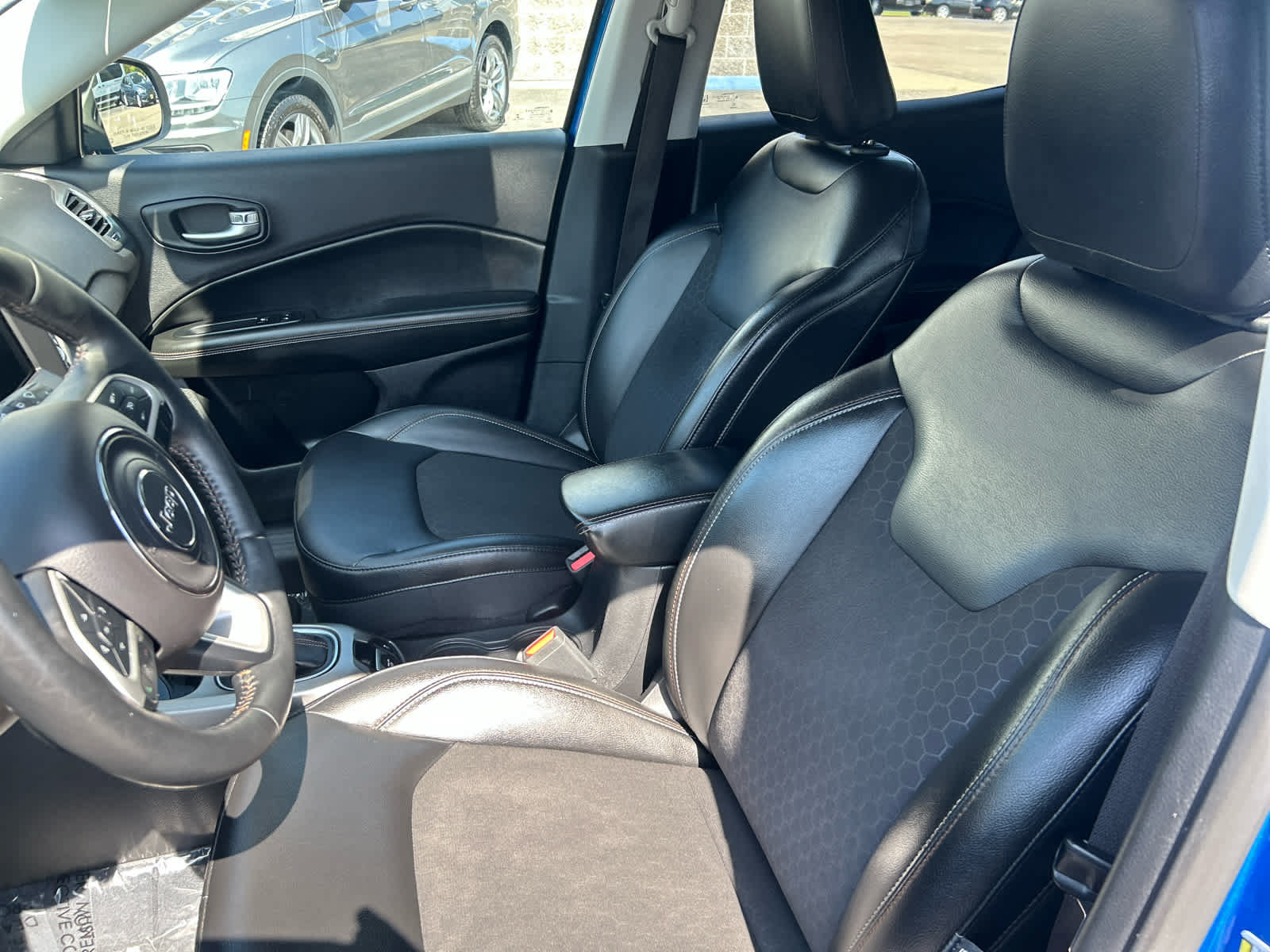 Used 2018 Jeep Compass Latitude w/ Popular Equipment Group AWD/4WD image 12