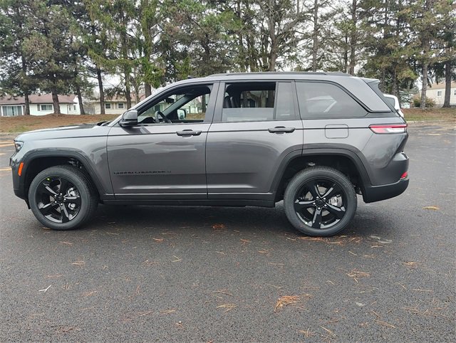 New 2025 Jeep Grand Cherokee 4WD image 9