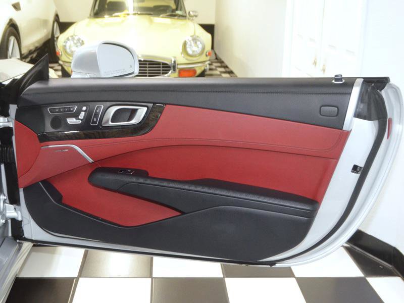 Used 2016 Mercedes-Benz SL 550 550 w/ Driver Assistance Package image 23