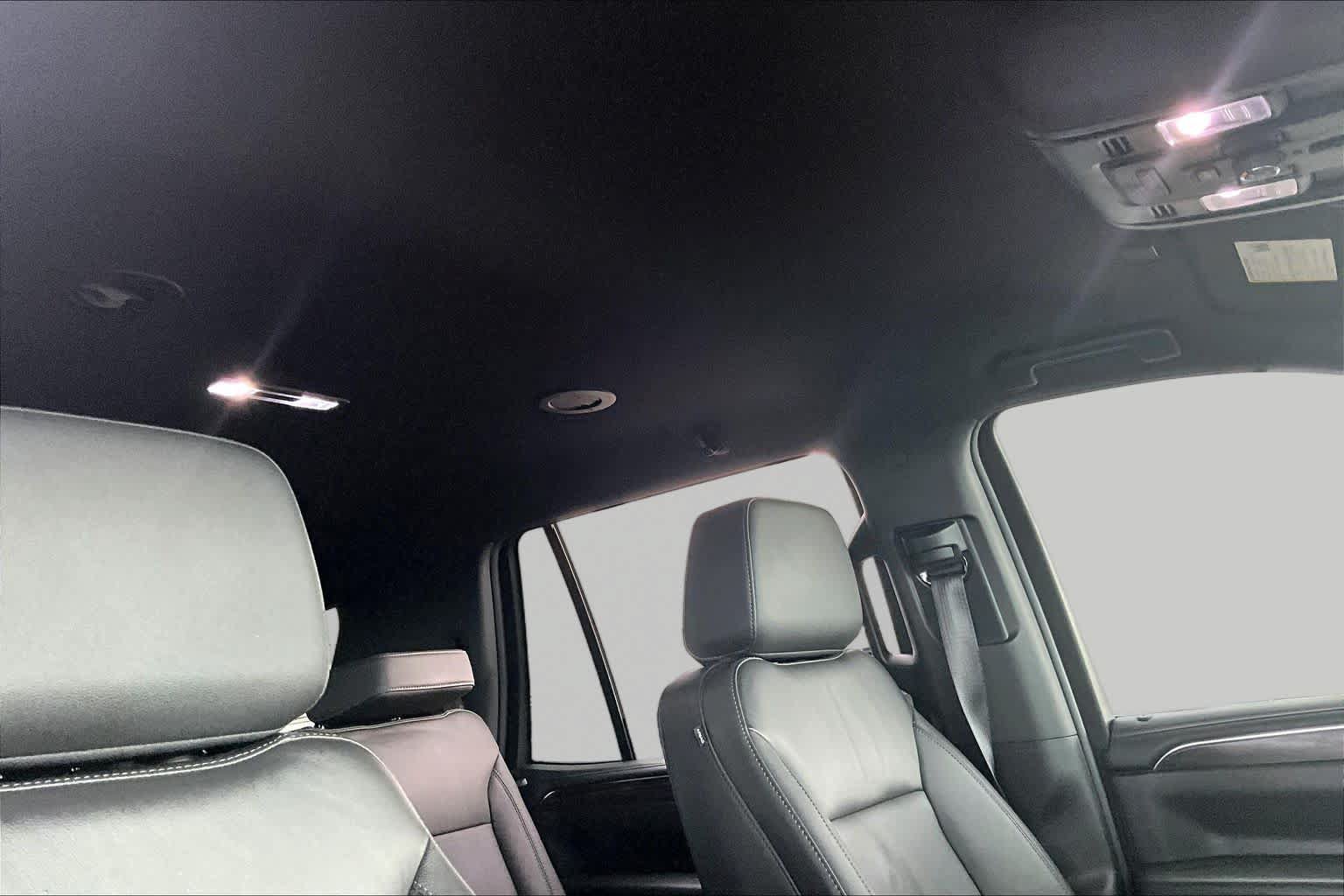 Used 2024 Chevrolet Tahoe LT w/ Luxury Package RWD image 13