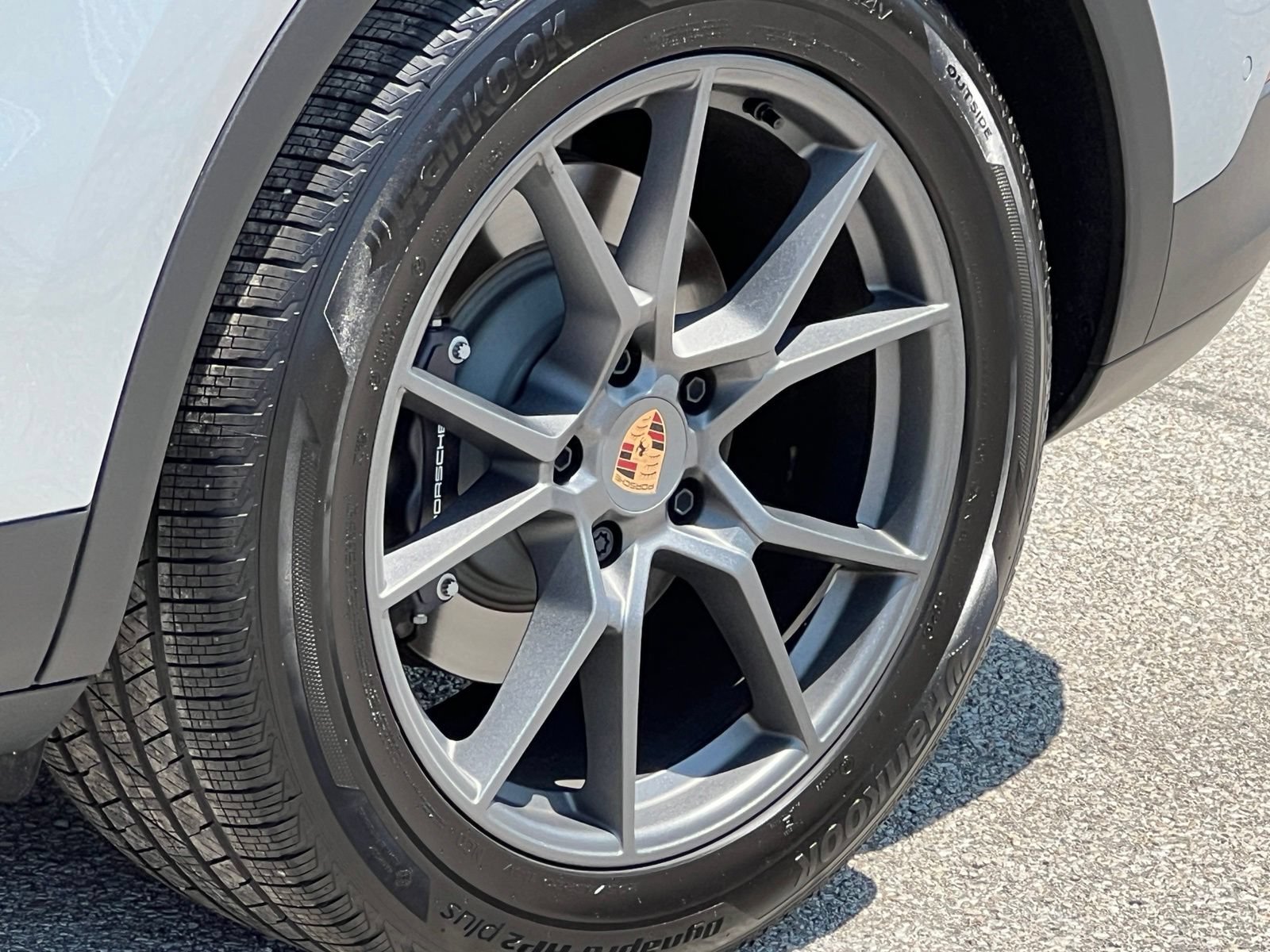 Certified 2025 Porsche Cayenne AWD/4WD image 14