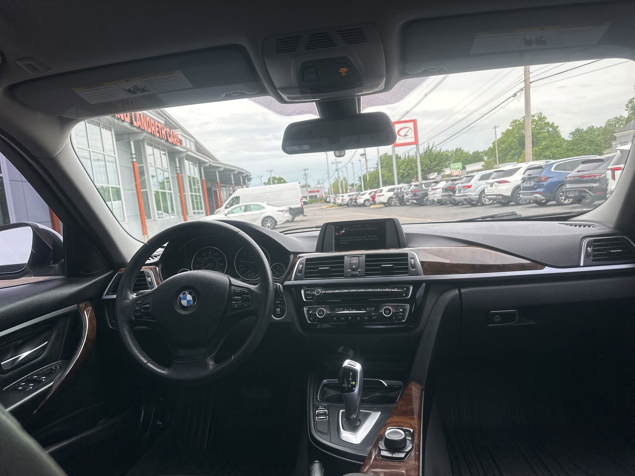 Used 2016 BMW 320i xDrive Sedan AWD/4WD image 12