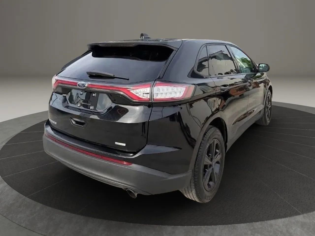 Used 2018 Ford Edge SE FWD image 7