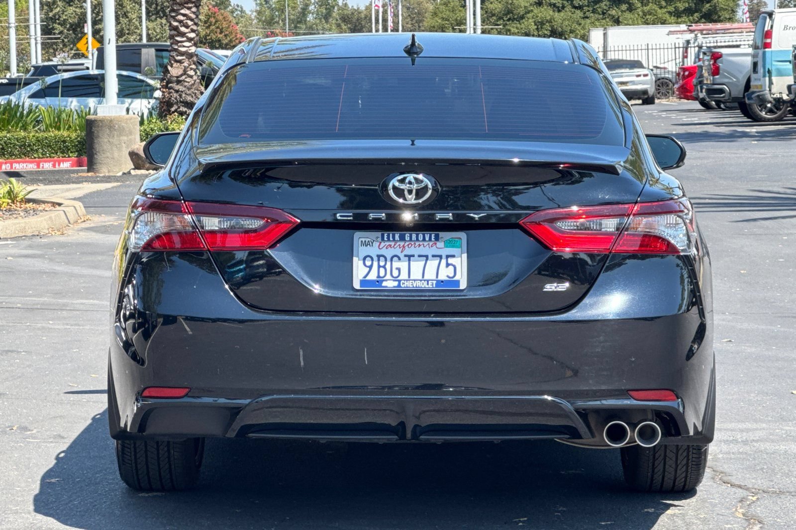 Used 2022 Toyota Camry SE FWD image 4