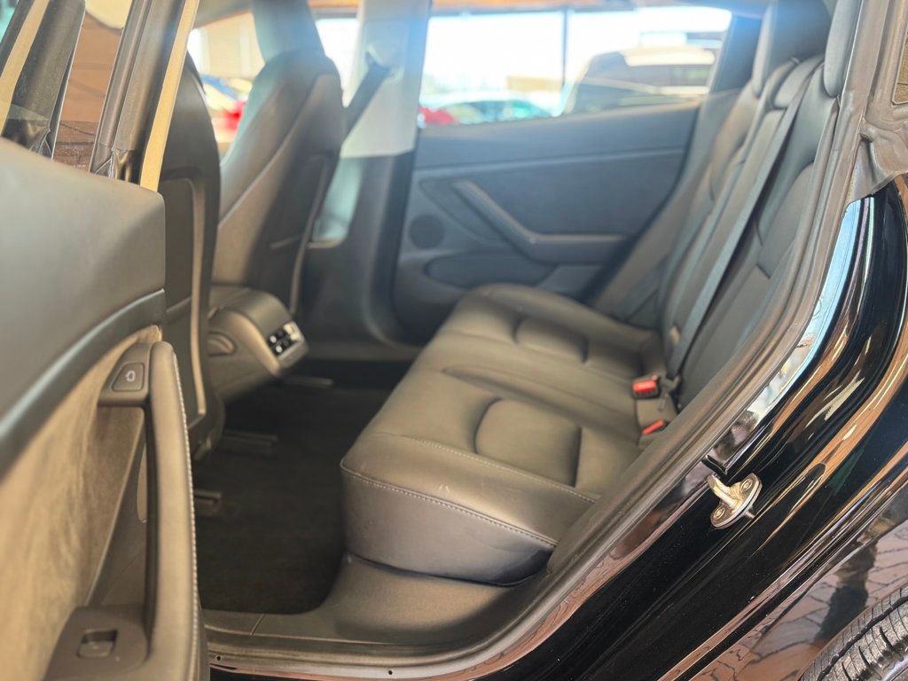 Used 2023 Tesla Model 3 Standard Range image 18