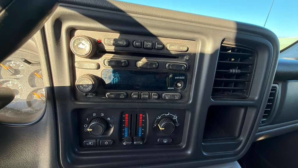 Used 2003 Chevrolet Tahoe LS image 13