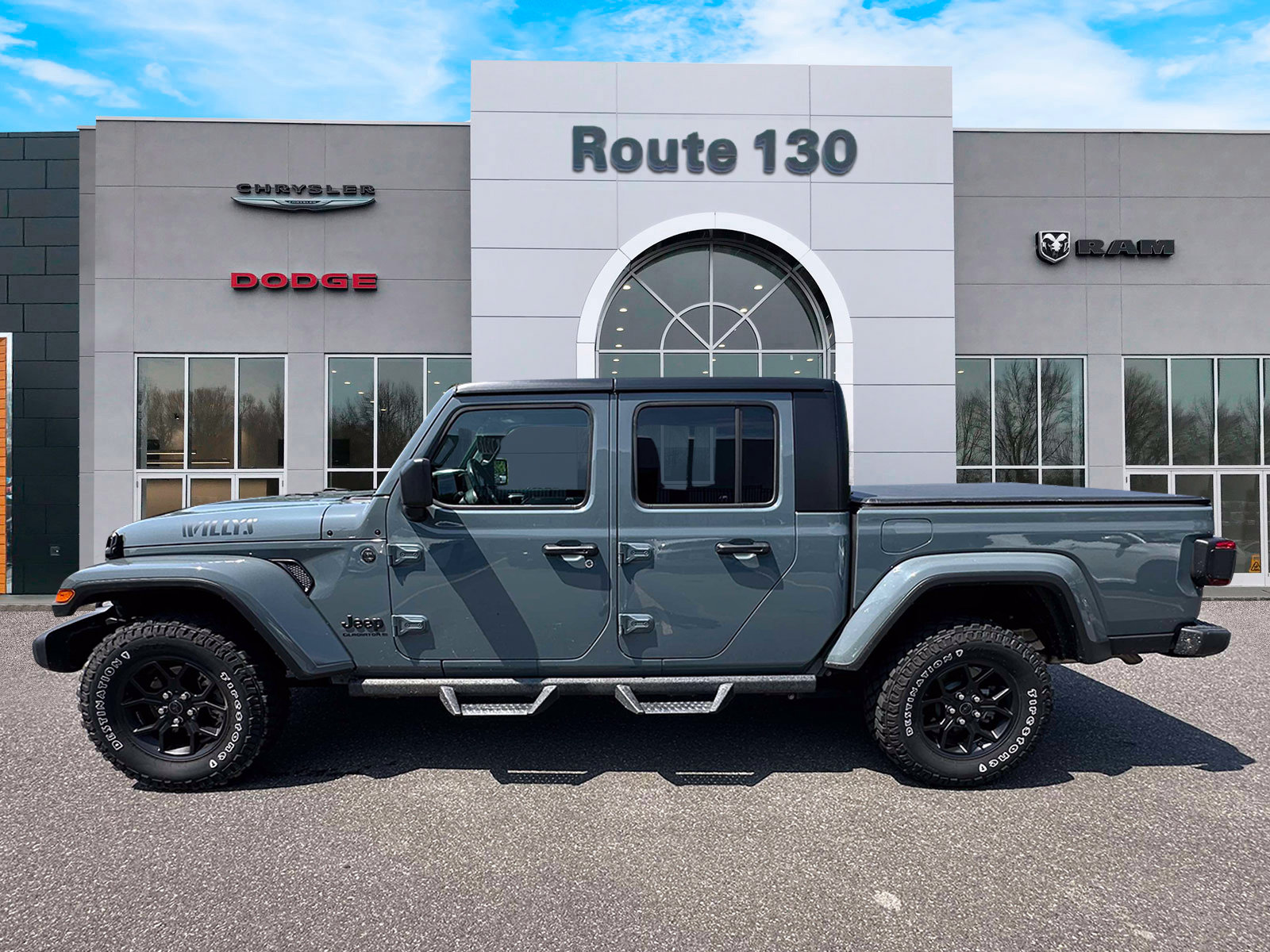 Used 2024 Jeep Gladiator Sport AWD/4WD image 5