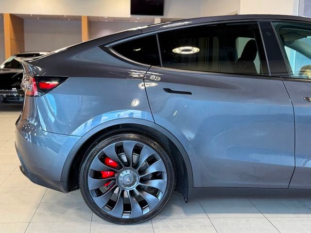 Used 2022 Tesla Model Y Performance AWD/4WD image 17