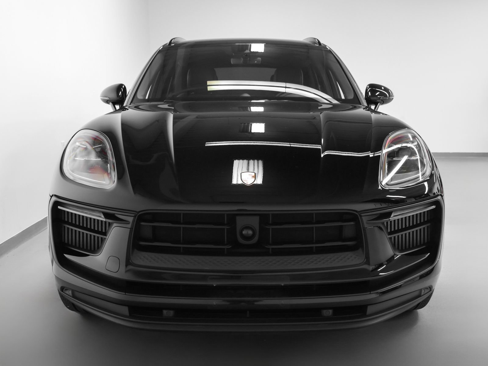 Certified 2023 Porsche Macan S image 8