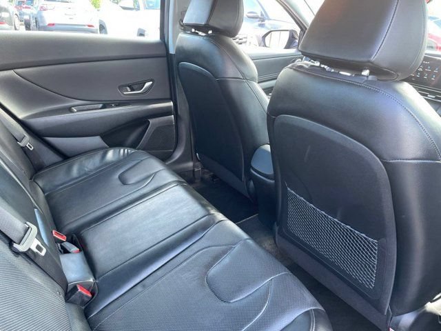 Used 2023 Hyundai Elantra Limited FWD image 12