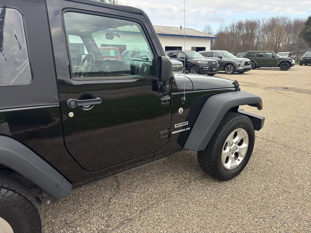 Used 2017 Jeep Wrangler Sport AWD/4WD image 13