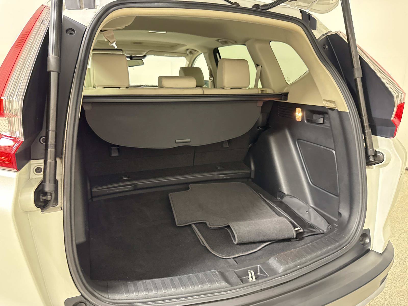 Used 2017 Honda CR-V Touring image 12