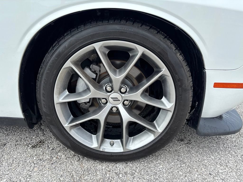 Used 2022 Dodge Challenger GT RWD image 3