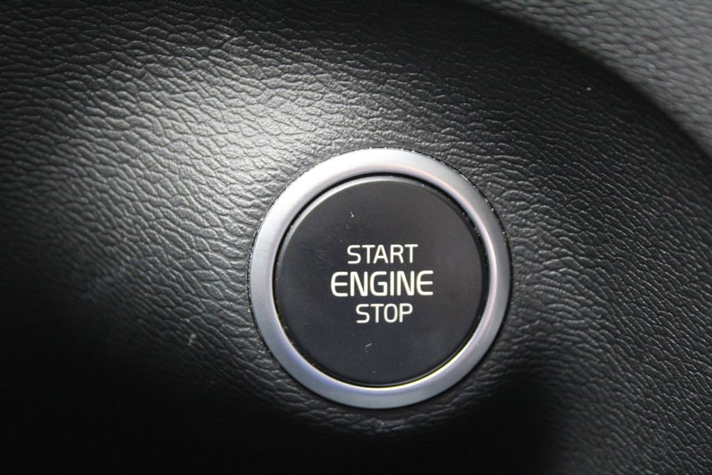 Used 2021 Volvo XC40 T5 R-Design image 35