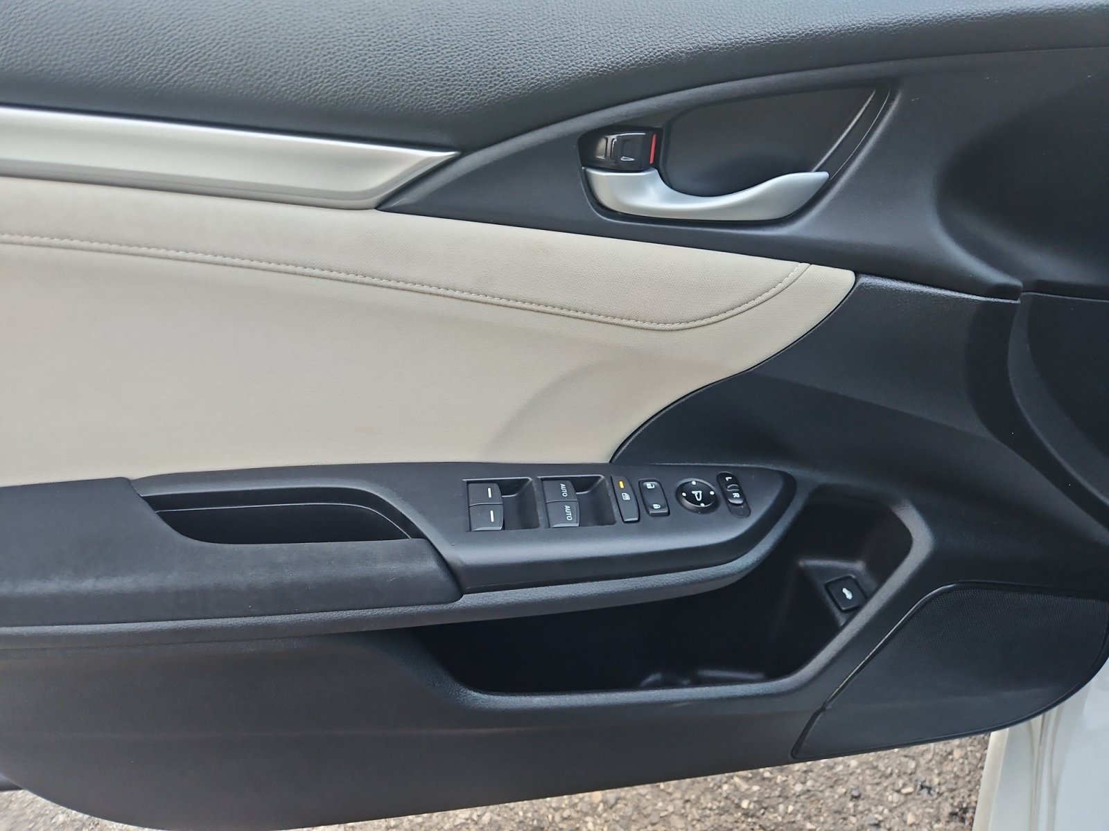 Used 2021 Honda Civic EX image 16