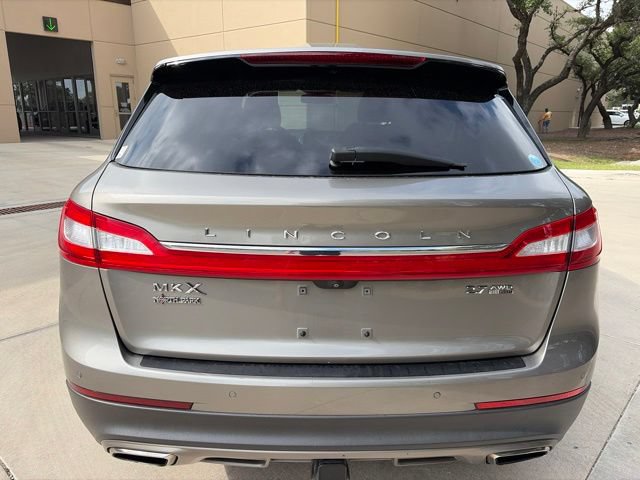 Used 2016 Lincoln MKX Reserve w/ Luxury Package AWD/4WD image 3