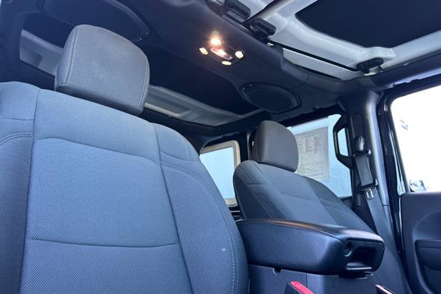 Used 2022 Jeep Wrangler Unlimited Sport AWD/4WD image 18