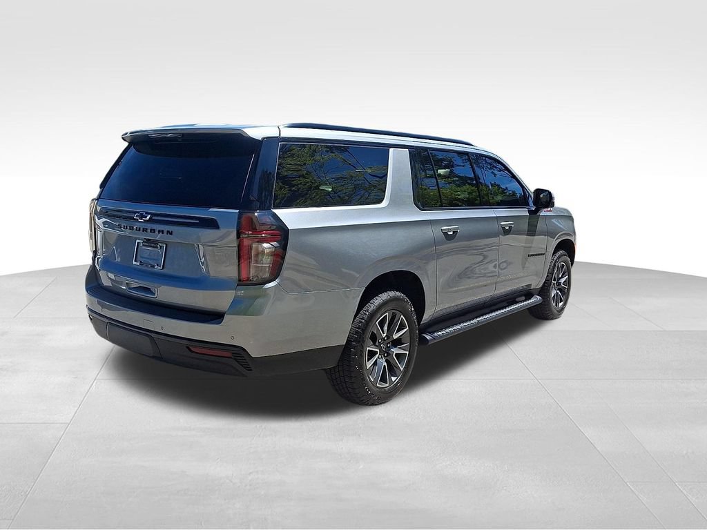 Used 2024 Chevrolet Suburban Z71 w/ Luxury Package AWD/4WD image 6