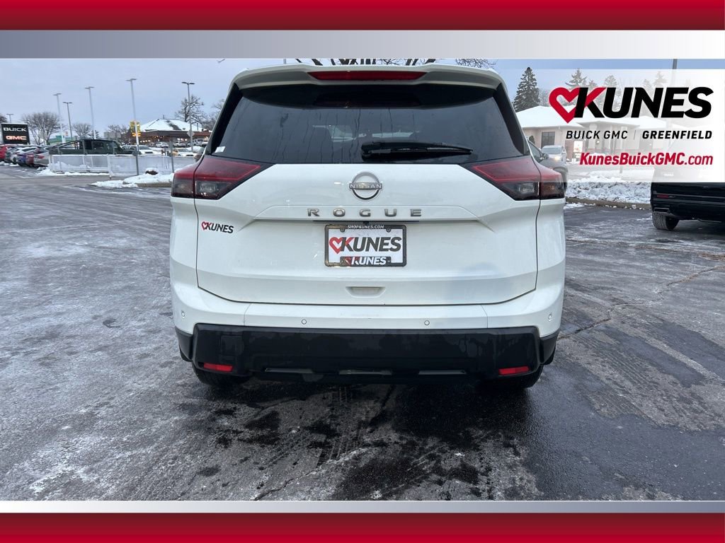 Used 2024 Nissan Rogue S image 8