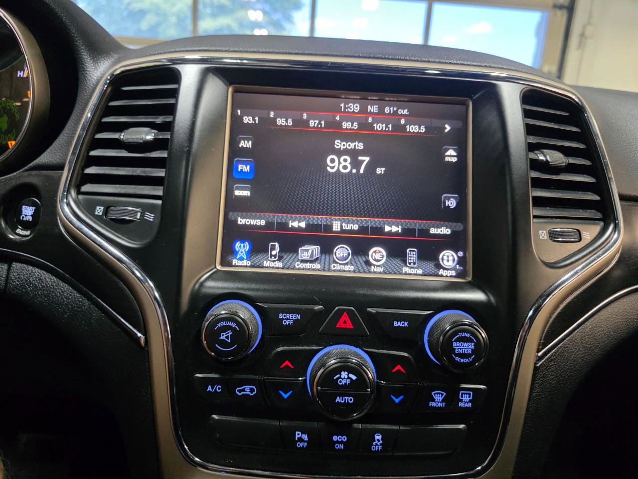 Used 2015 Jeep Grand Cherokee Limited AWD/4WD image 33