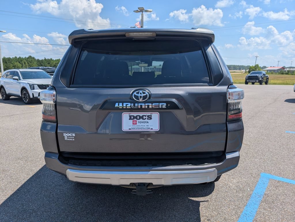 Used 2020 Toyota 4Runner TRD Off-Road AWD/4WD image 4