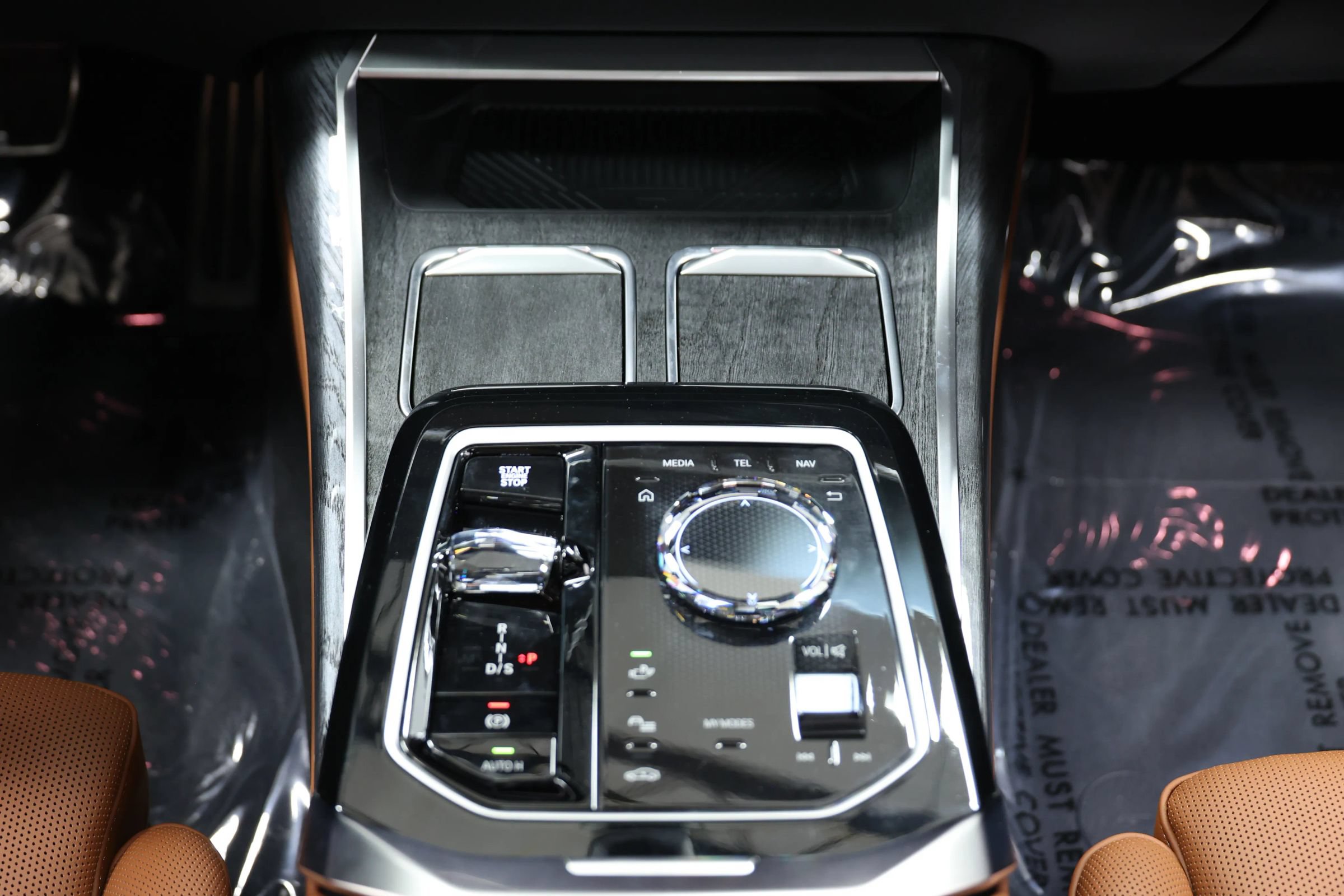 Used 2025 BMW 740i xDrive w/ Executive Package AWD/4WD image 44