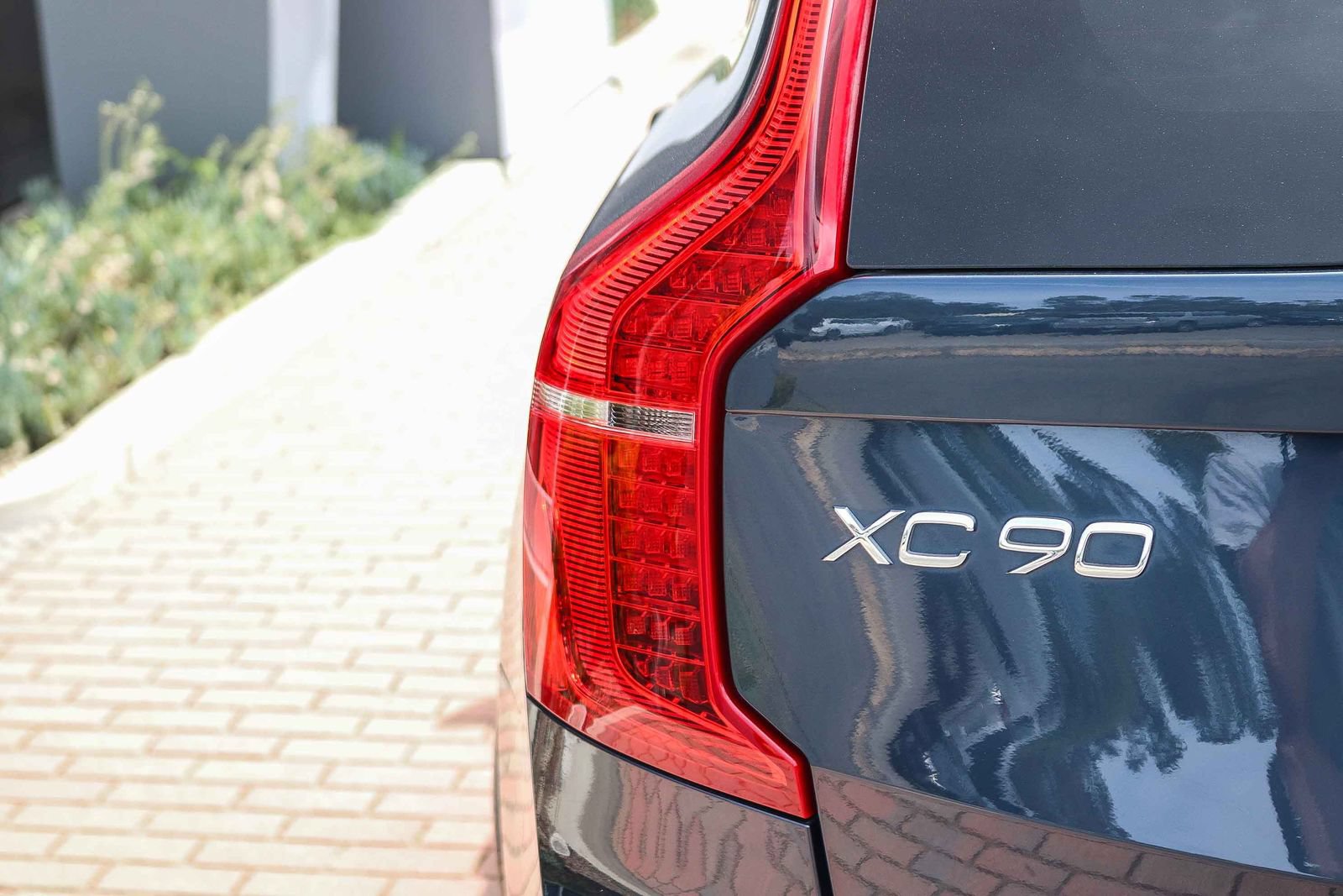 Used 2024 Volvo XC90 T8 Plus w/ Protection Package Premier AWD/4WD image 9
