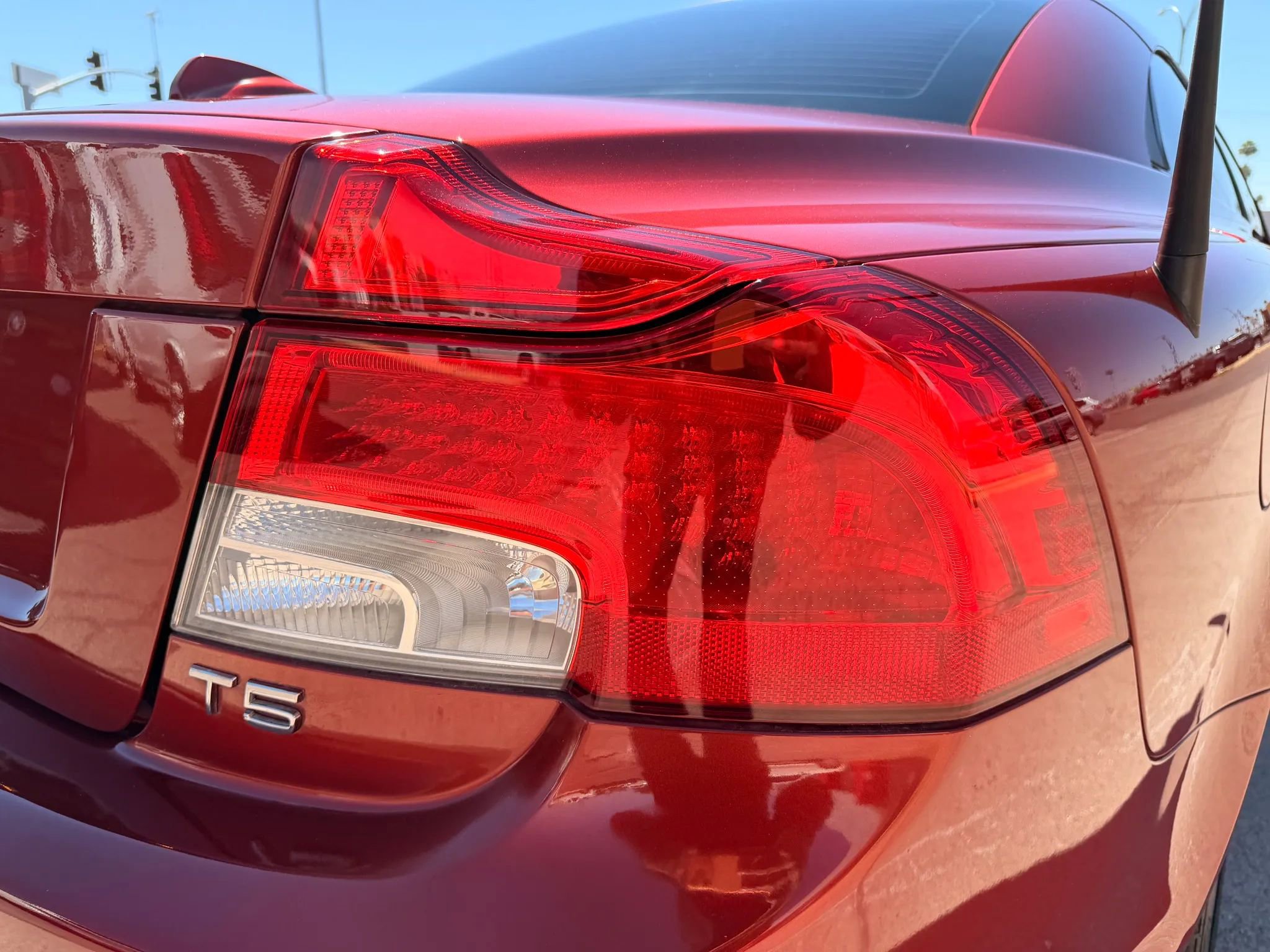 Used 2011 Volvo C70 T5 w/ Multimedia Pkg image 33