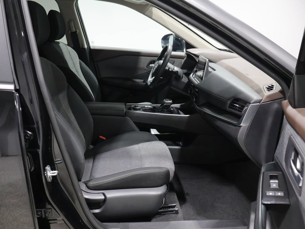 Used 2023 Nissan Rogue SV AWD/4WD image 23