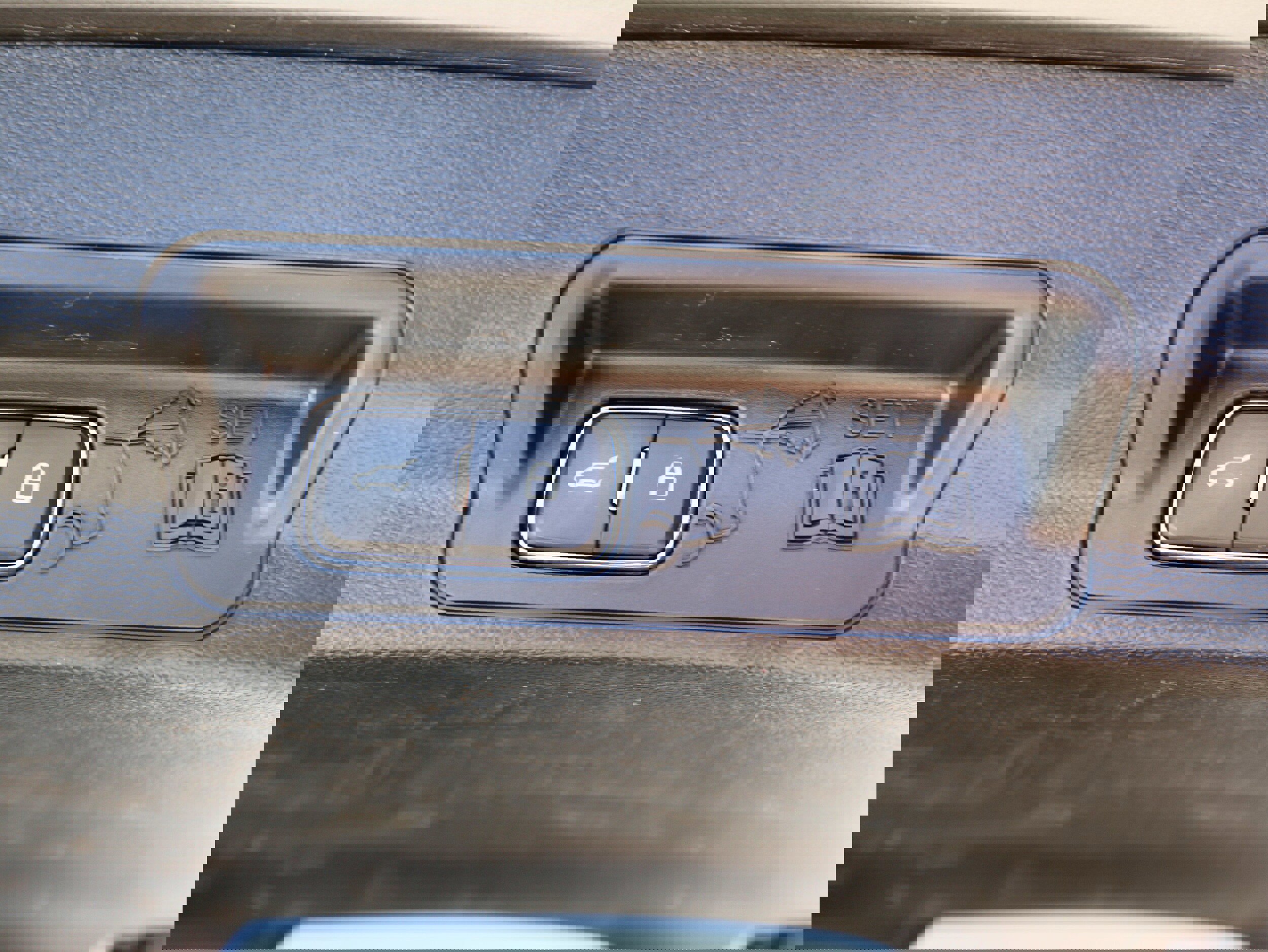 Used 2024 Ford Explorer XLT w/ Equipment Group 202A image 13