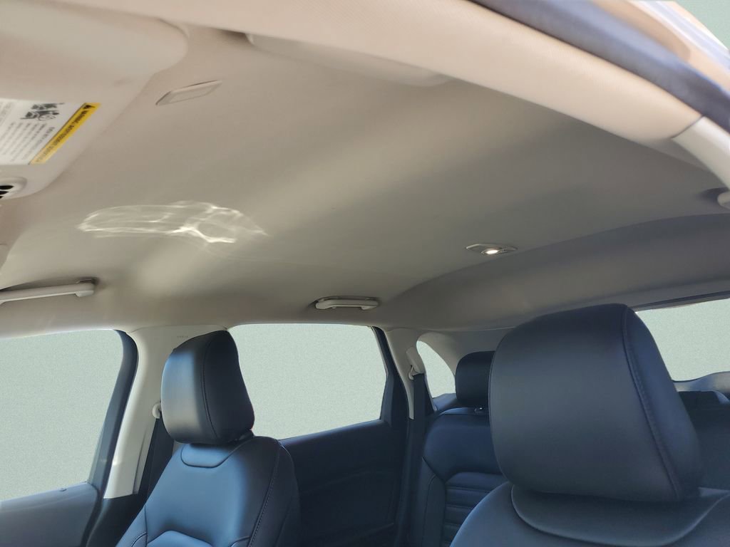 Used 2020 Ford Edge SEL w/ Convenience Package image 28