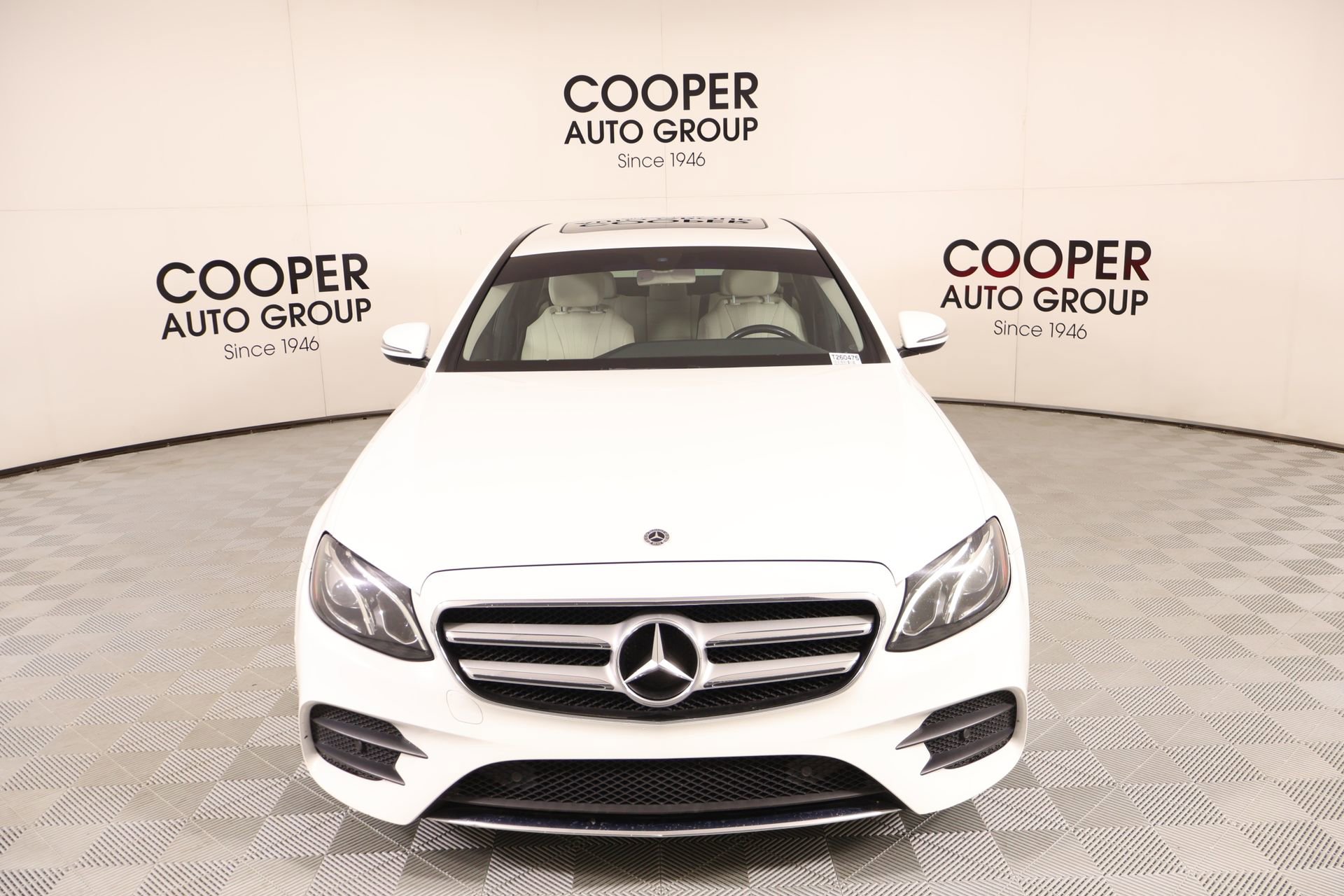 Used 2017 Mercedes-Benz E 300 4MATIC image 9