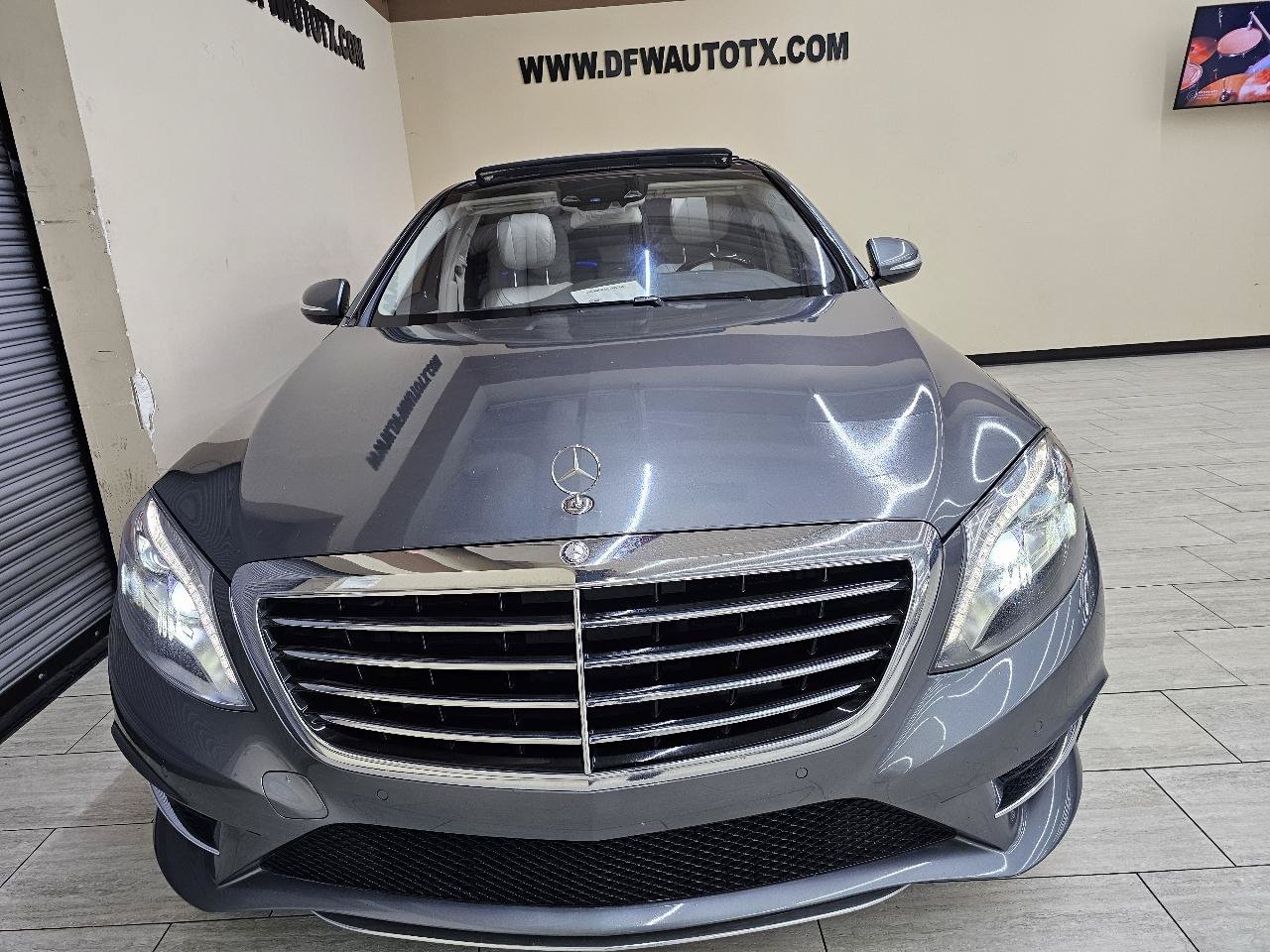 Used 2017 Mercedes-Benz S 550 4MATIC Sedan image 3