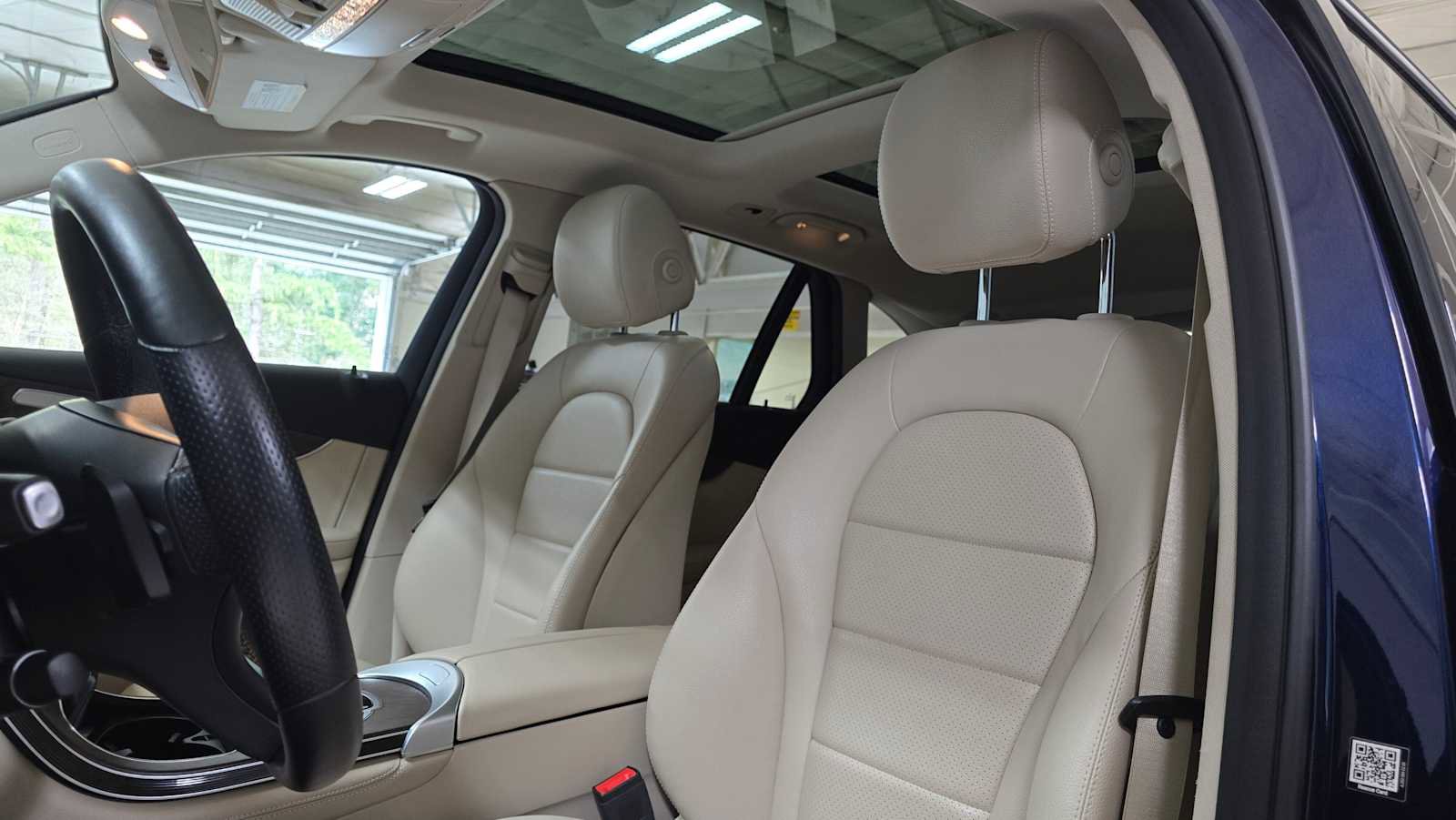 Used 2019 Mercedes-Benz GLC 300 4MATIC image 21