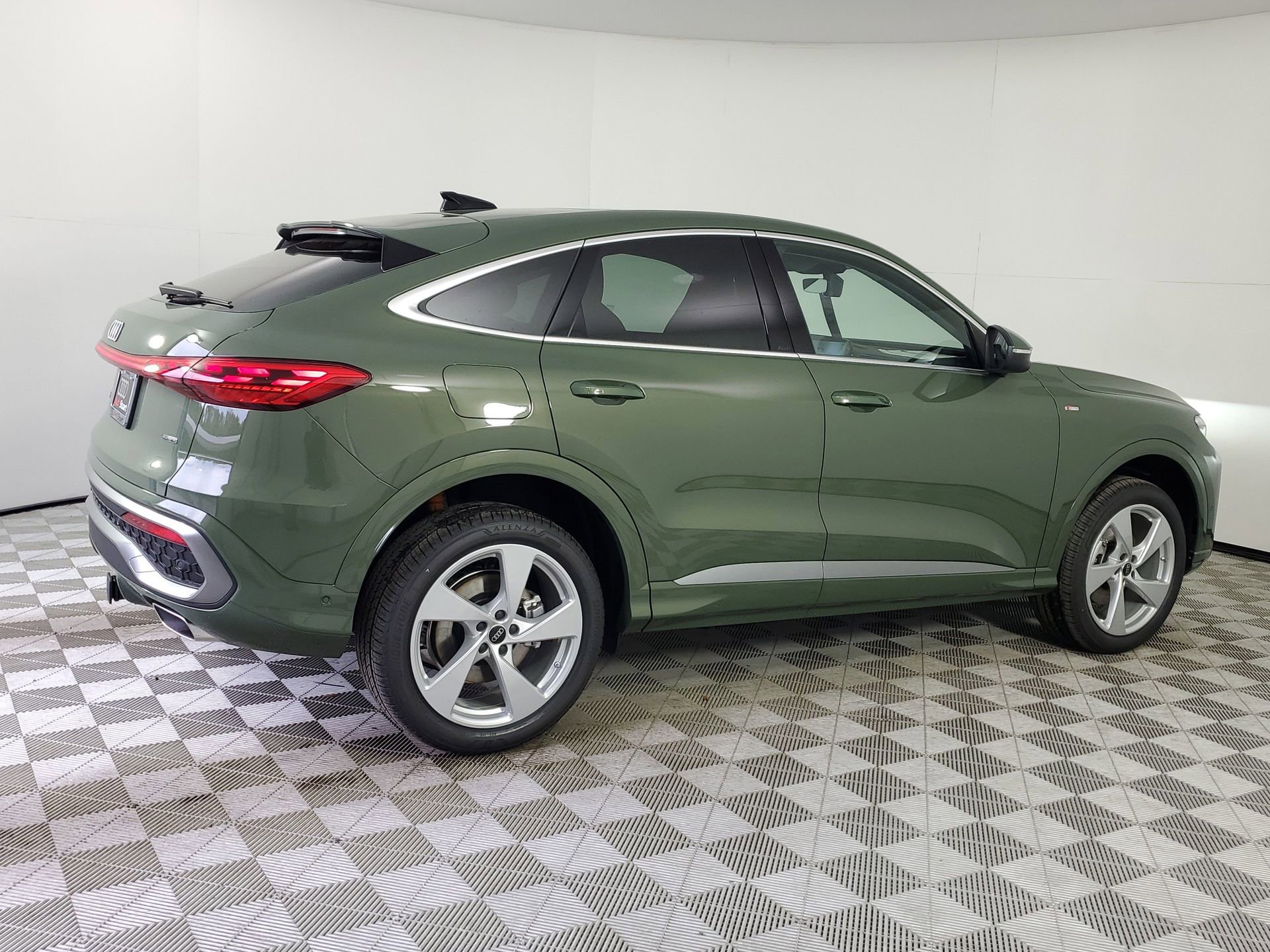 New 2026 Audi Q5 Premium Plus AWD/4WD image 11