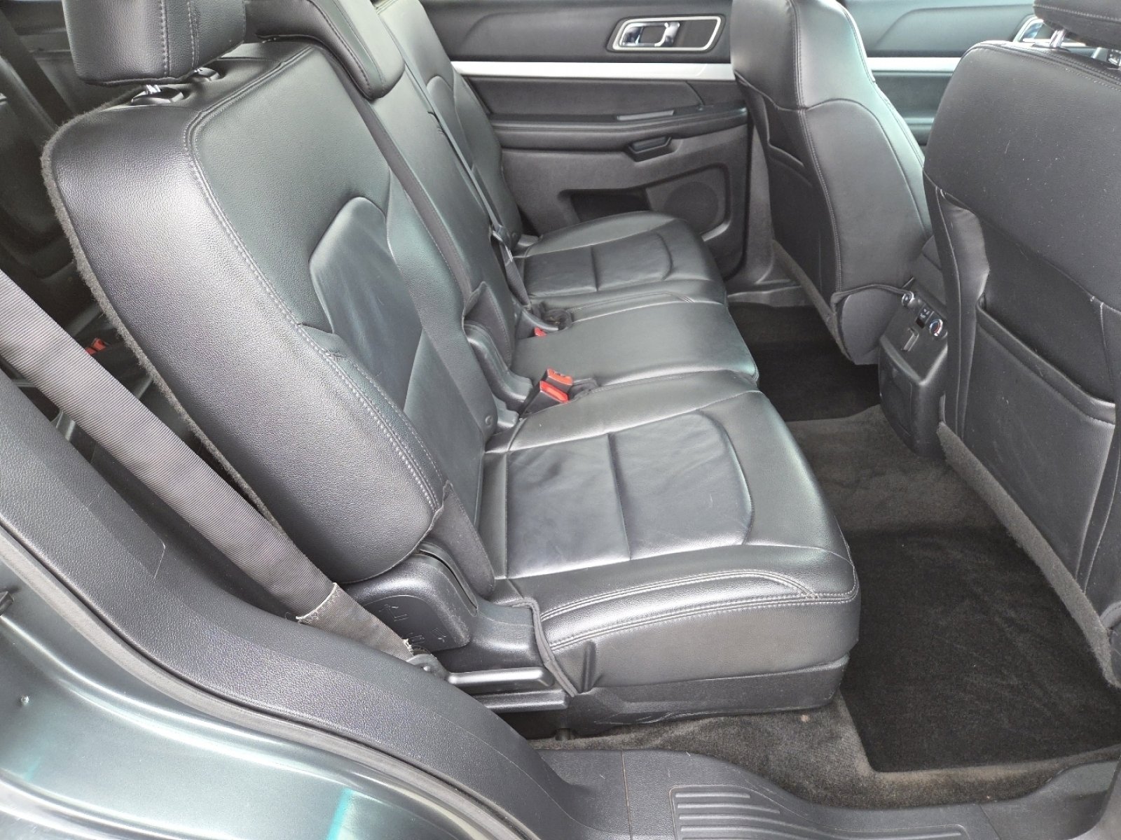 Used 2016 Ford Explorer XLT w/ Equipment Group 202A image 20