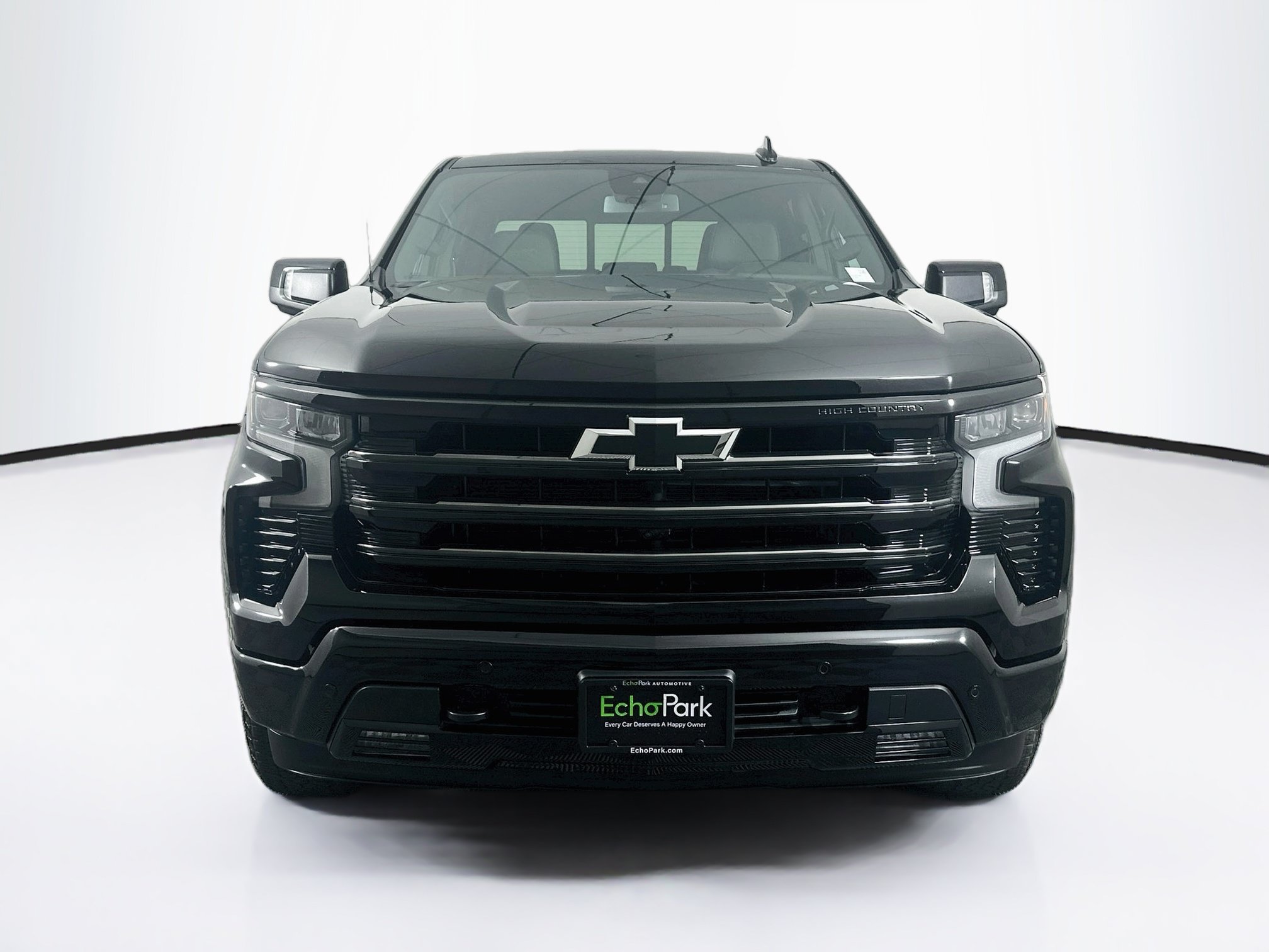 Used 2024 Chevrolet Silverado 1500 High Country w/ Midnight Edition AWD/4WD image 2