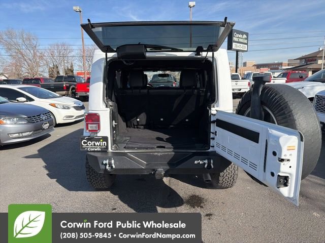 Used 2018 Jeep Wrangler Unlimited Sahara w/ Mopar Chrome Edition Group image 29