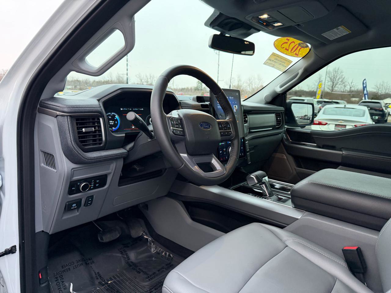 Used 2025 Ford F150 Lightning Flash image 13