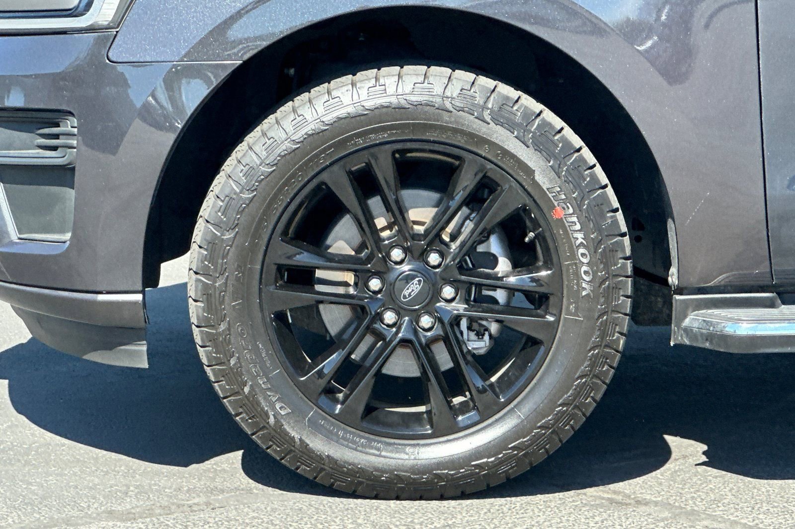 Used 2022 Ford Expedition XLT image 27