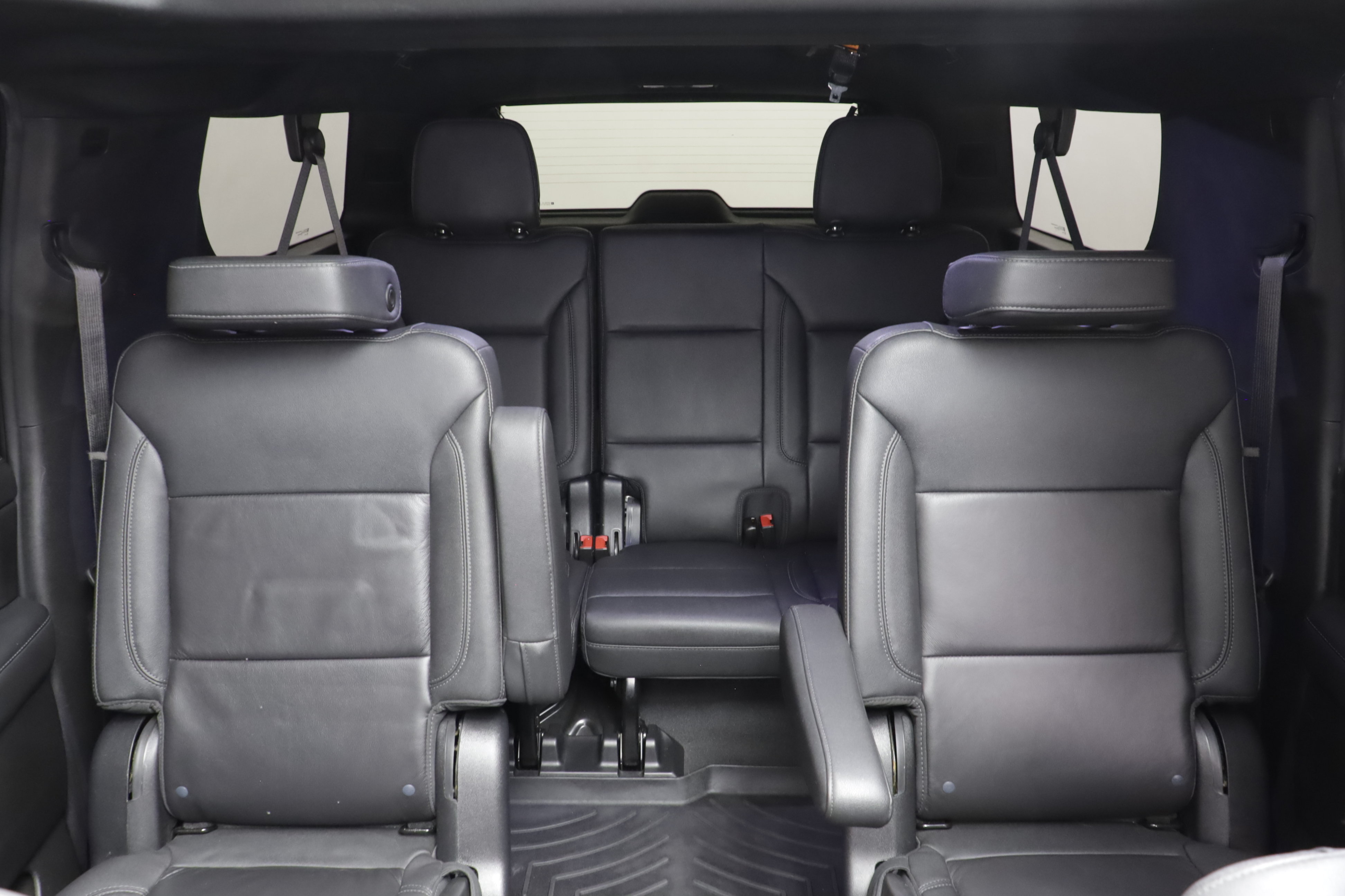 Used 2022 Chevrolet Suburban LT w/ LT Signature Plus Package AWD/4WD image 19