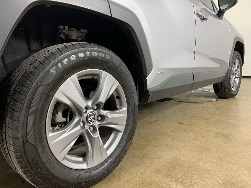 Used 2022 Toyota RAV4 XLE w/ Convenience Package image 9